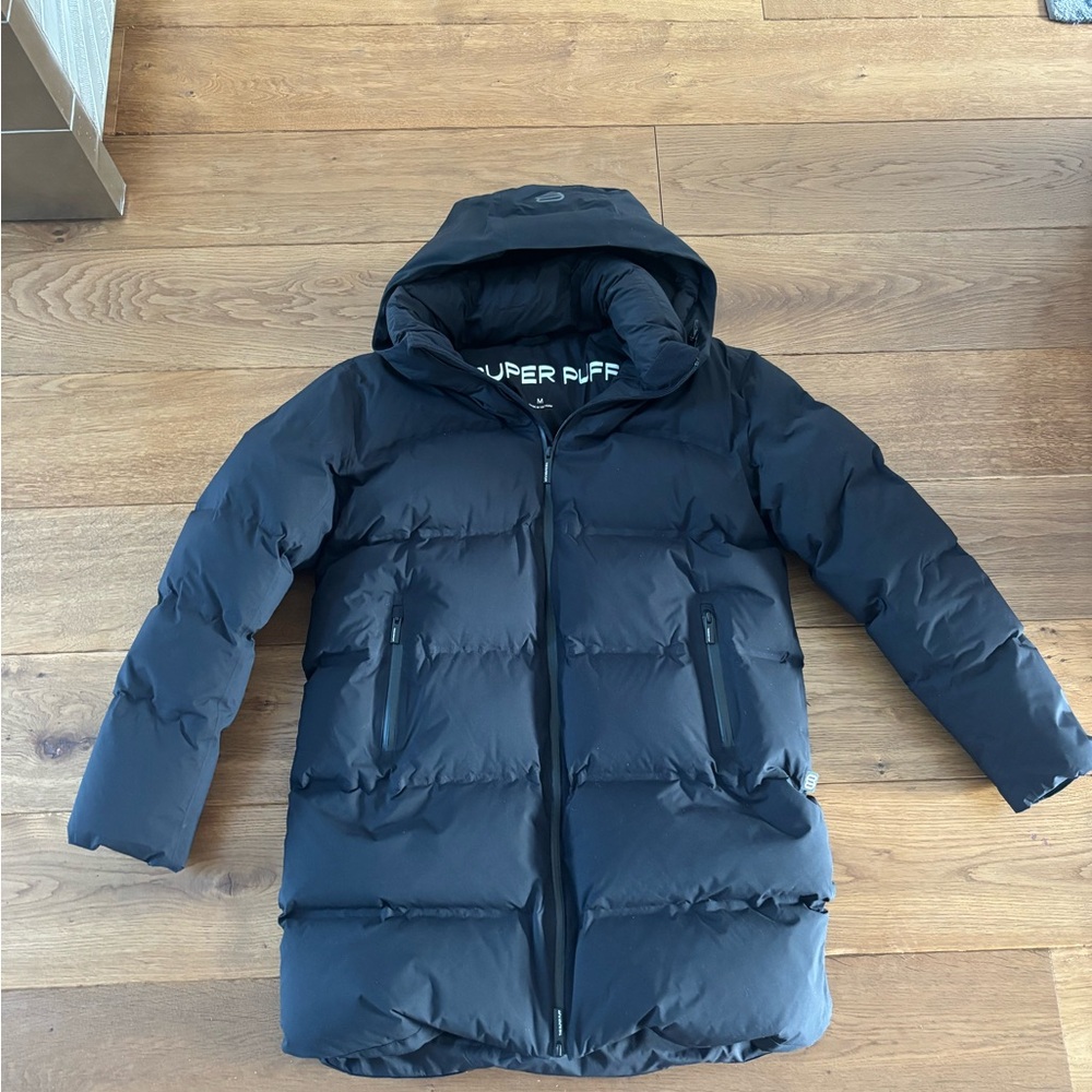Black aritzia super puff2o